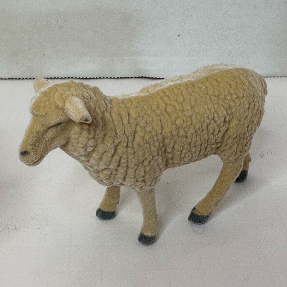 Flocked Barnyard animals with sounds cow sheep dog - Picture 3 of 6